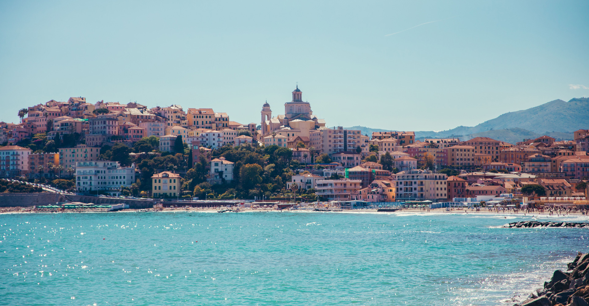 Vista del Parasio dal largo di Borgo Marina a Imperia Porto Maurizio